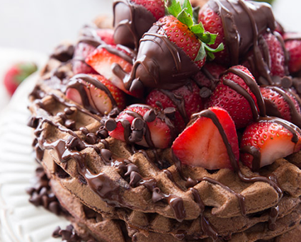 WAFFLES DE CHOCOLATE CON FRESAS - NUMAR