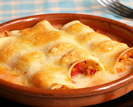 Canelones de Atún con Salsa Bechamel