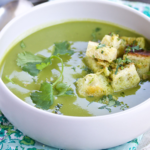 SOPA DE CULANTRO, ESPINACAS Y CULANTRO CON CRUTONES