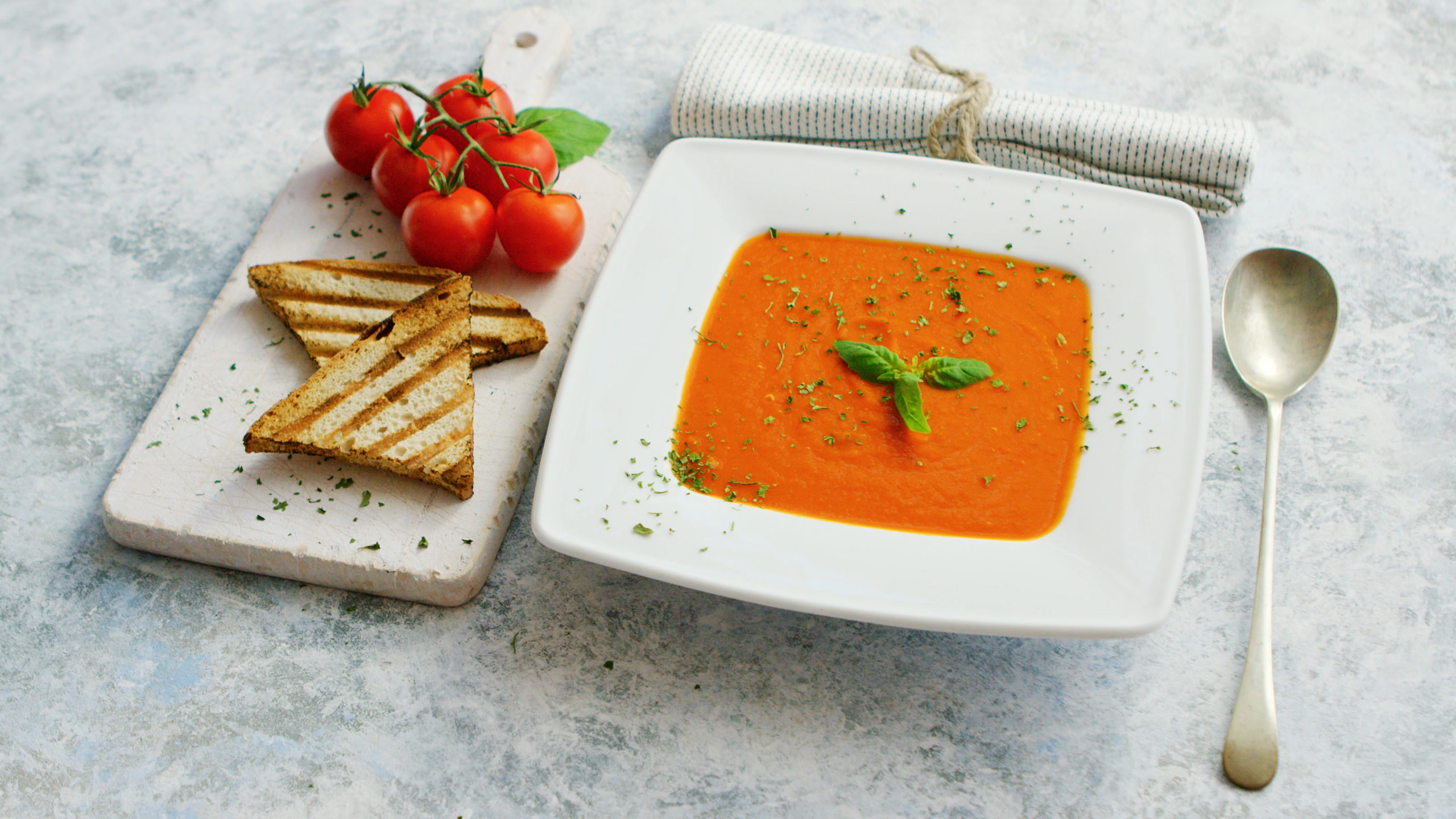 sopa de tomate