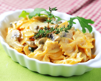 FARFALLE A LA CREMA CON ATÚN Y HONGOS